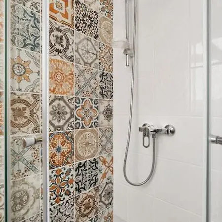 Hello - Quarles 43 *