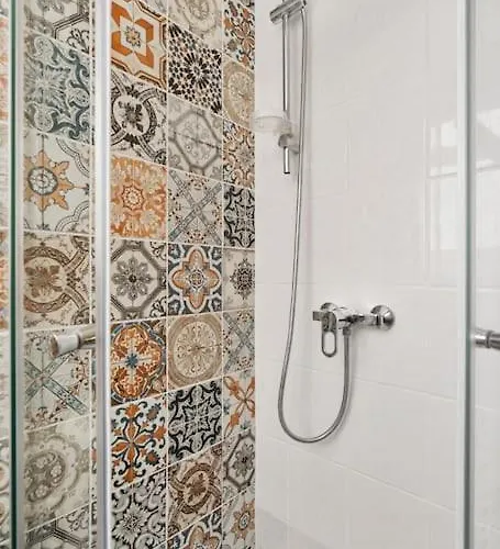 Hello - Quarles 43 *